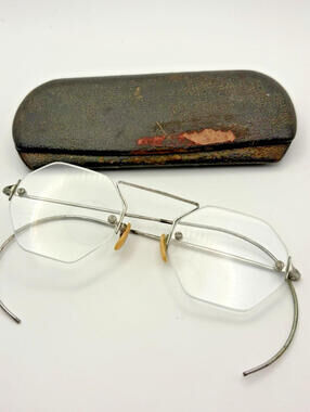 Antique Silver Tone Frame Rimless Octagon Eyeglasses with Metal Case